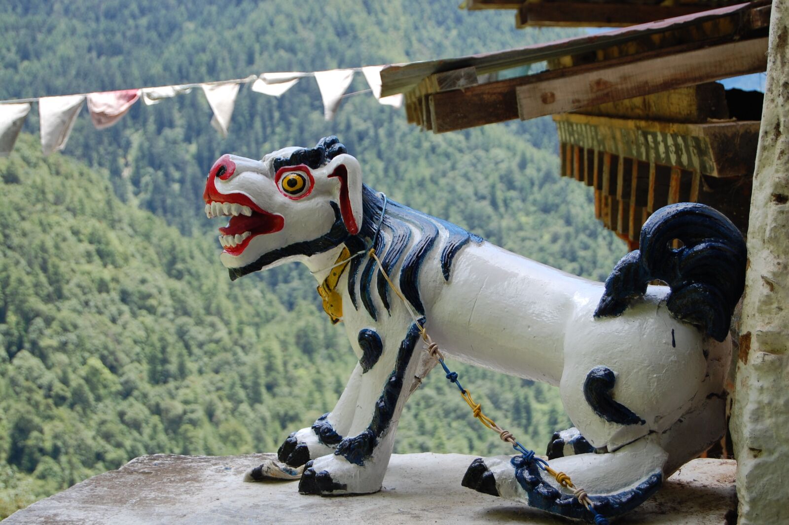 Nikon D40 sample photo. Bhutan, snow lion, buddhism photography