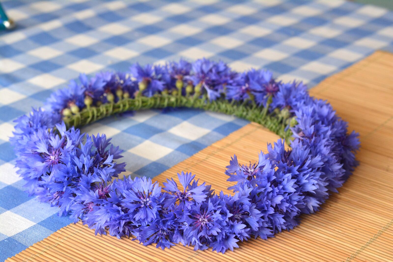 Nikon D5200 sample photo. Wreath, cornflower, cornflowers photography