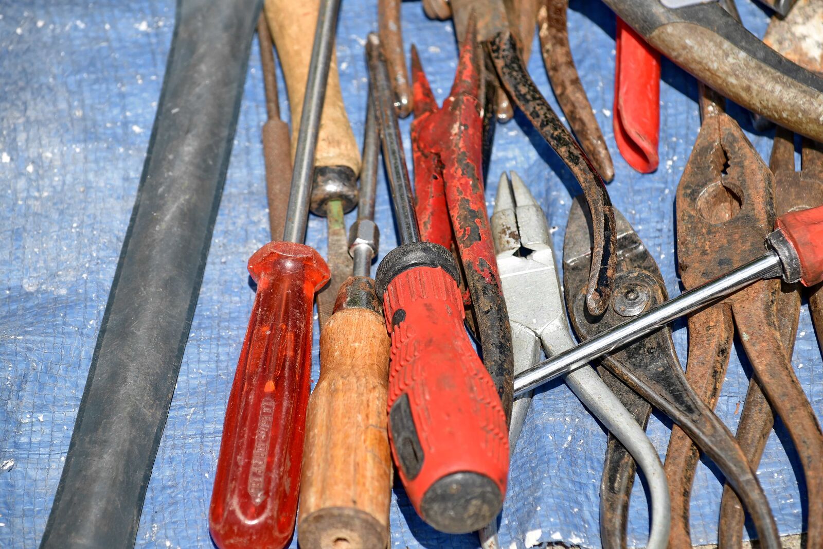 Nikon D5500 sample photo. Hammer, pliers, screwdriver, wrench photography