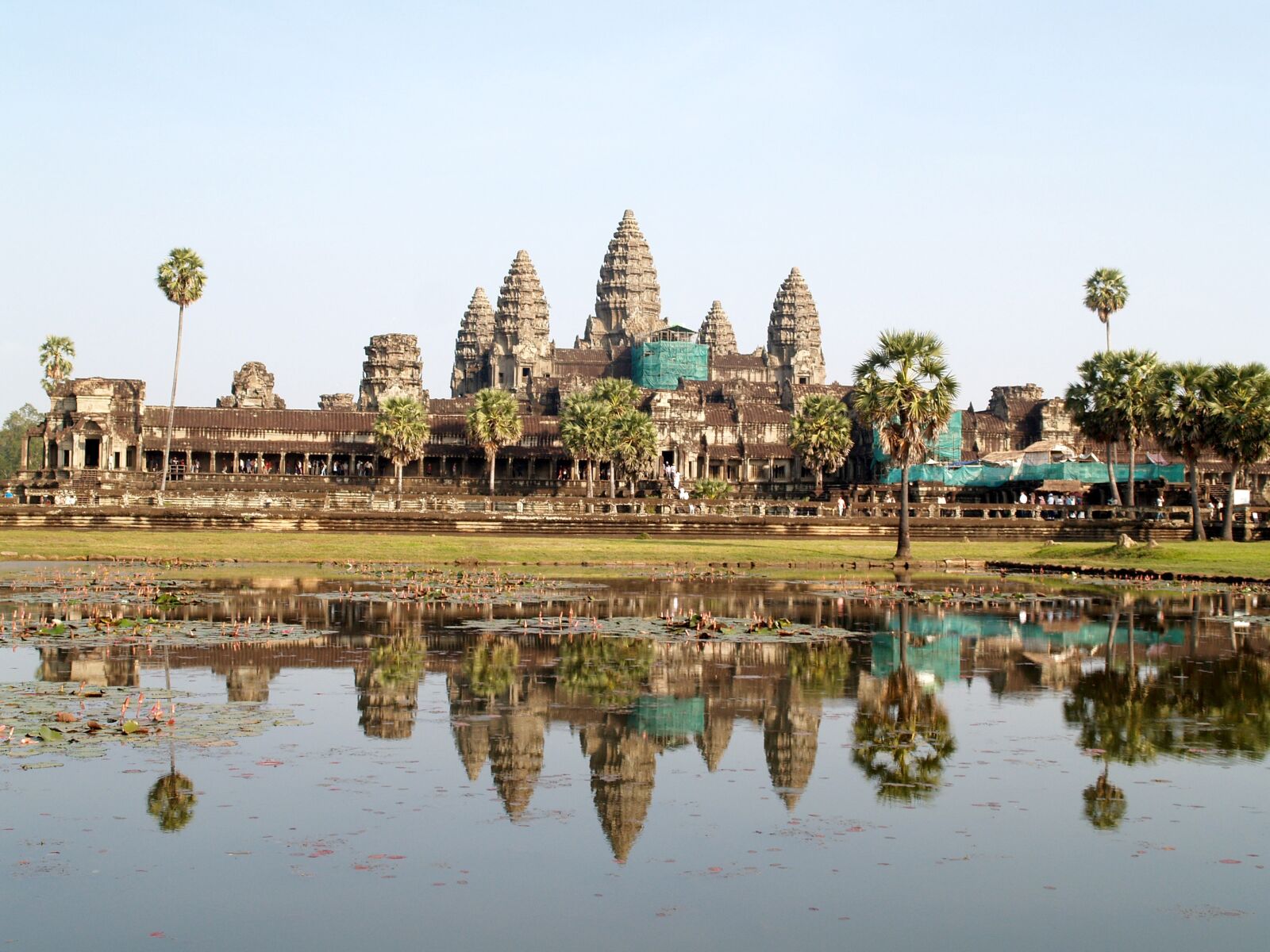 Olympus E-300 (EVOLT E-300) sample photo. Ancient, angkor, antique photography