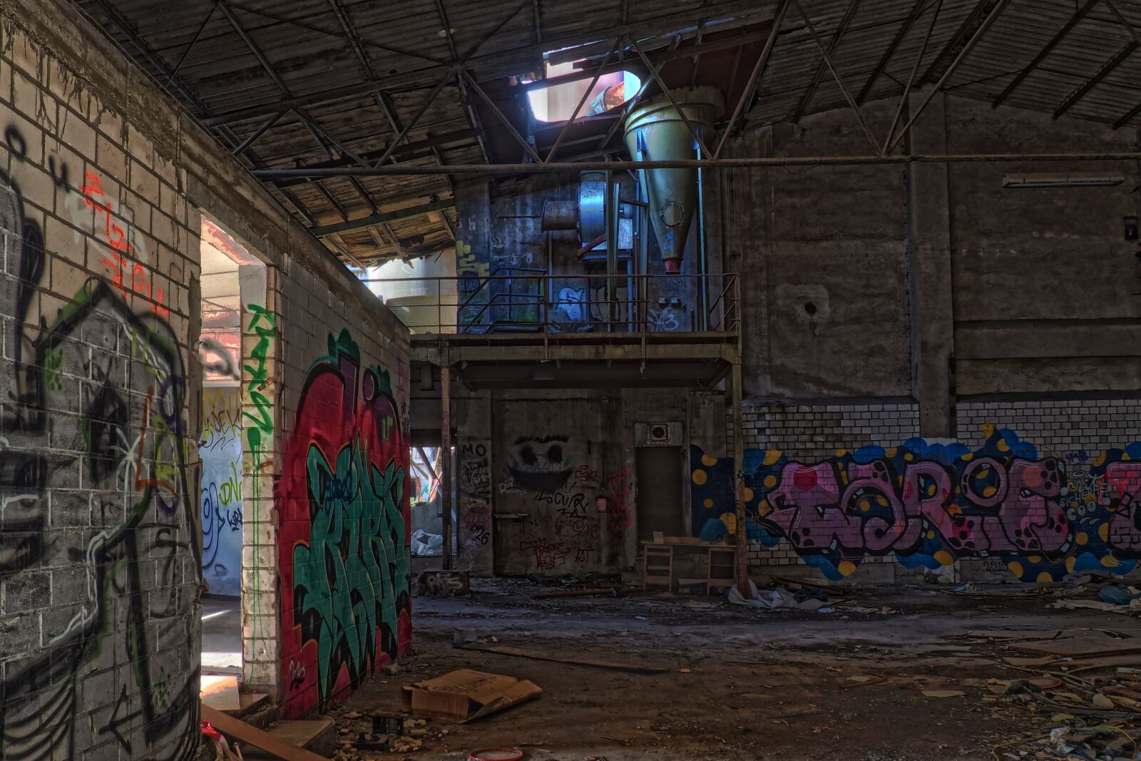 Olympus OM-D E-M10 sample photo. Architecture, abandoned, old photography
