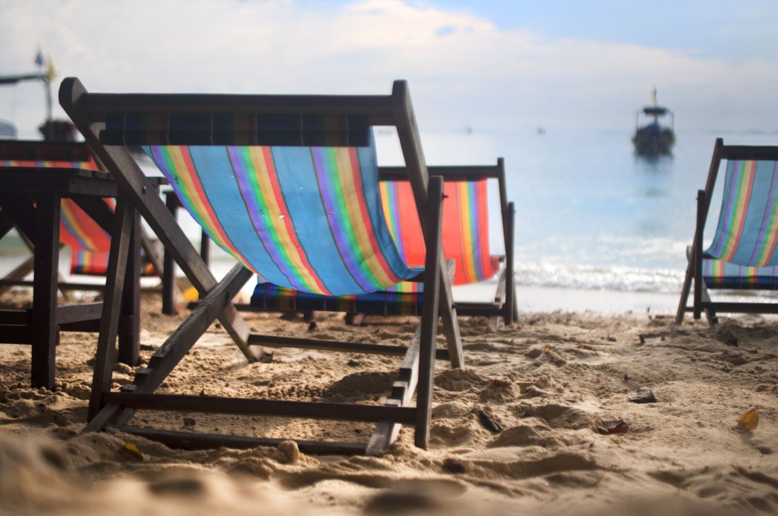 Nikon D5000 sample photo. Chair, beach, chill photography