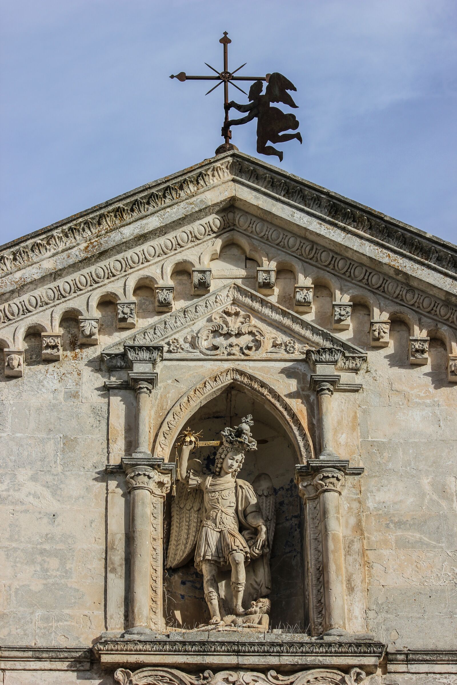 Canon EOS 550D (EOS Rebel T2i / EOS Kiss X4) sample photo. Statue, sculpture, san micheal photography