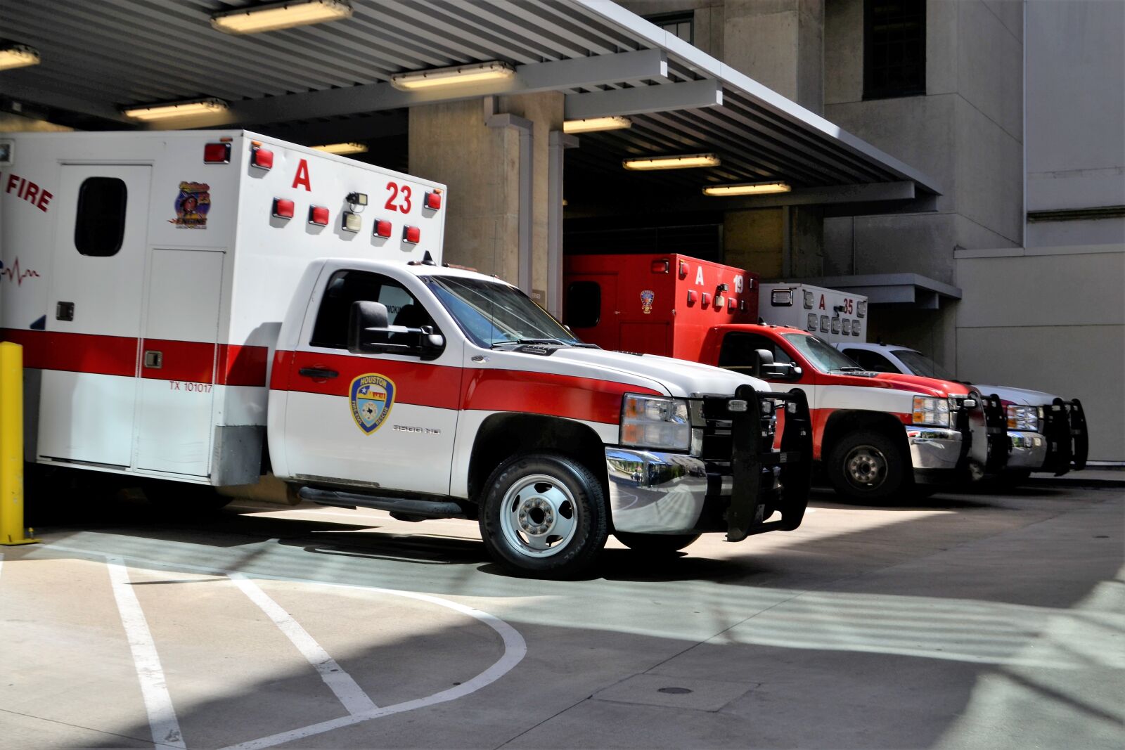 Nikon D3100 sample photo. Emergency room, hospital, ambulance photography