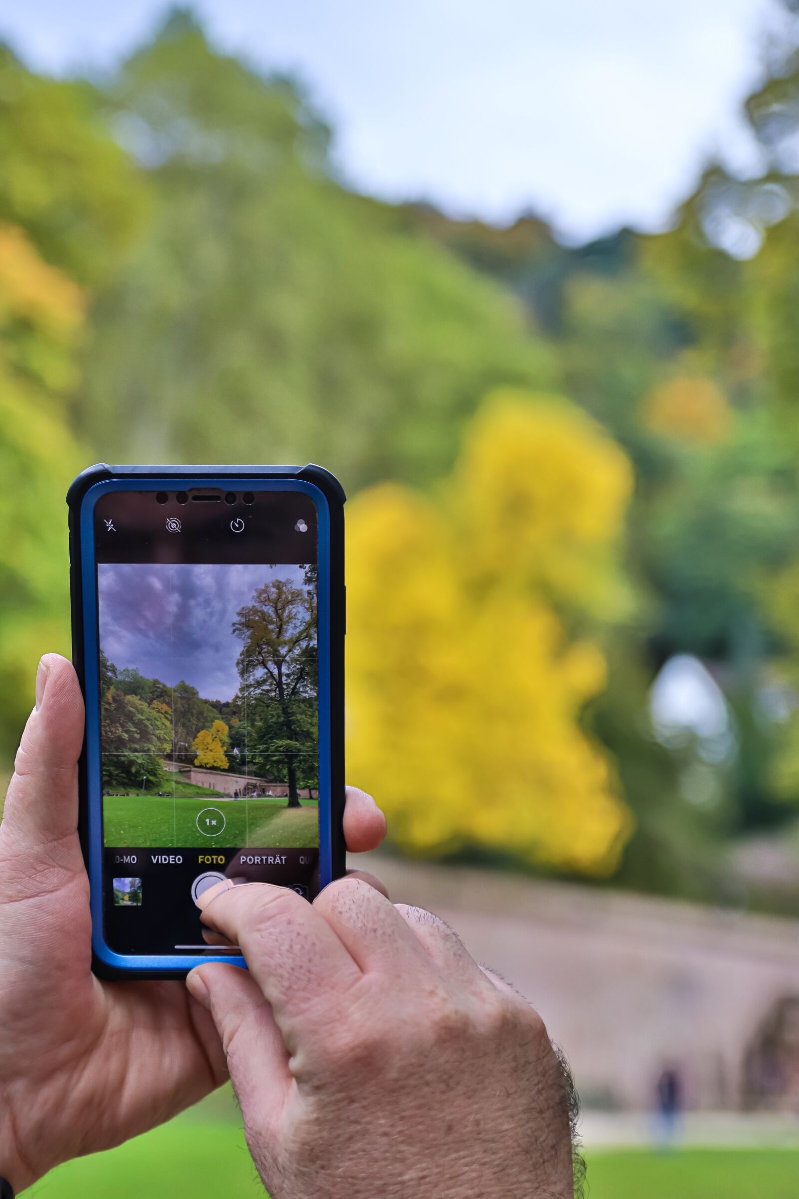 Canon EOS 77D (EOS 9000D / EOS 770D) sample photo. Grass, hand, outdoors photography