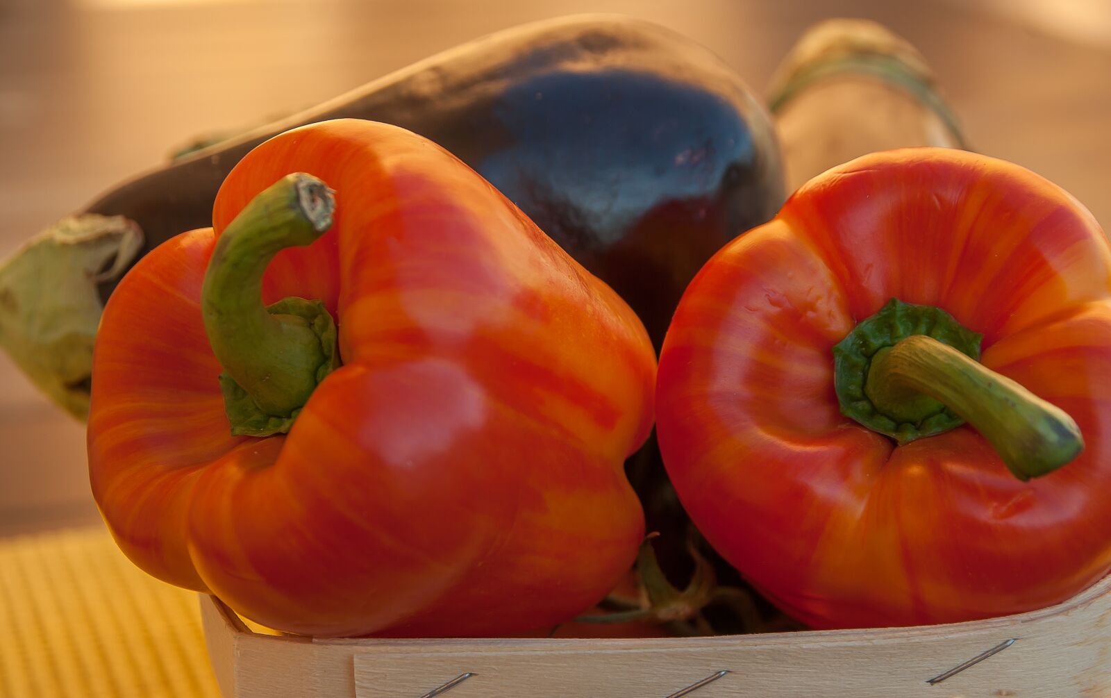 Pentax K10D sample photo. Peppers, eggplant, vegetables photography