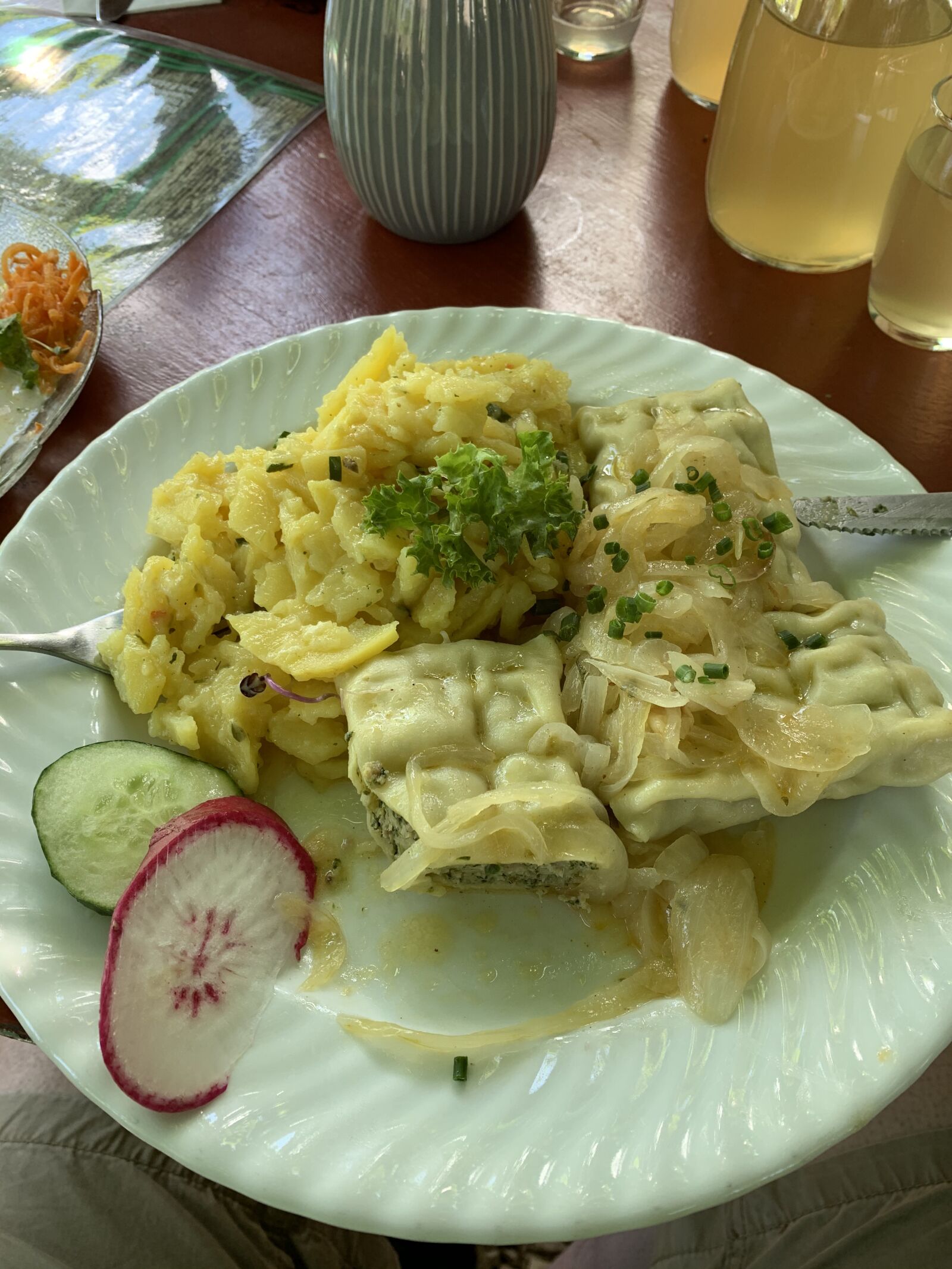 iPhone XR back camera 4.25mm f/1.8 sample photo. Maultaschen, eat, swabian photography