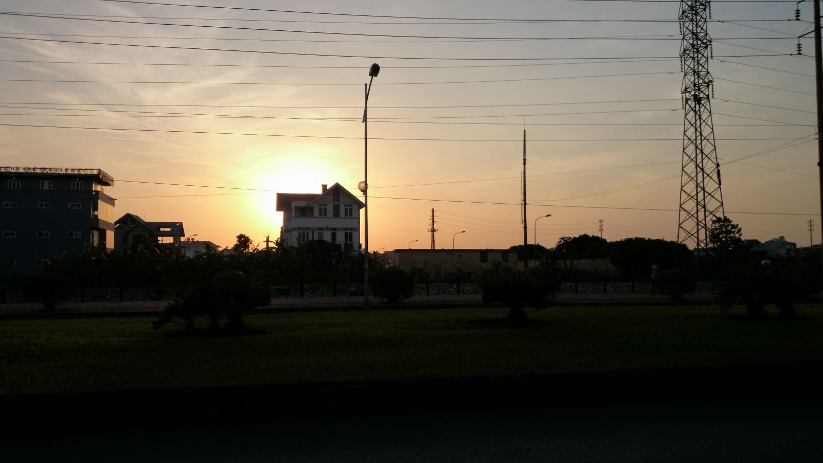 Sony Xperia Z1 sample photo. Sunset, street, city photography