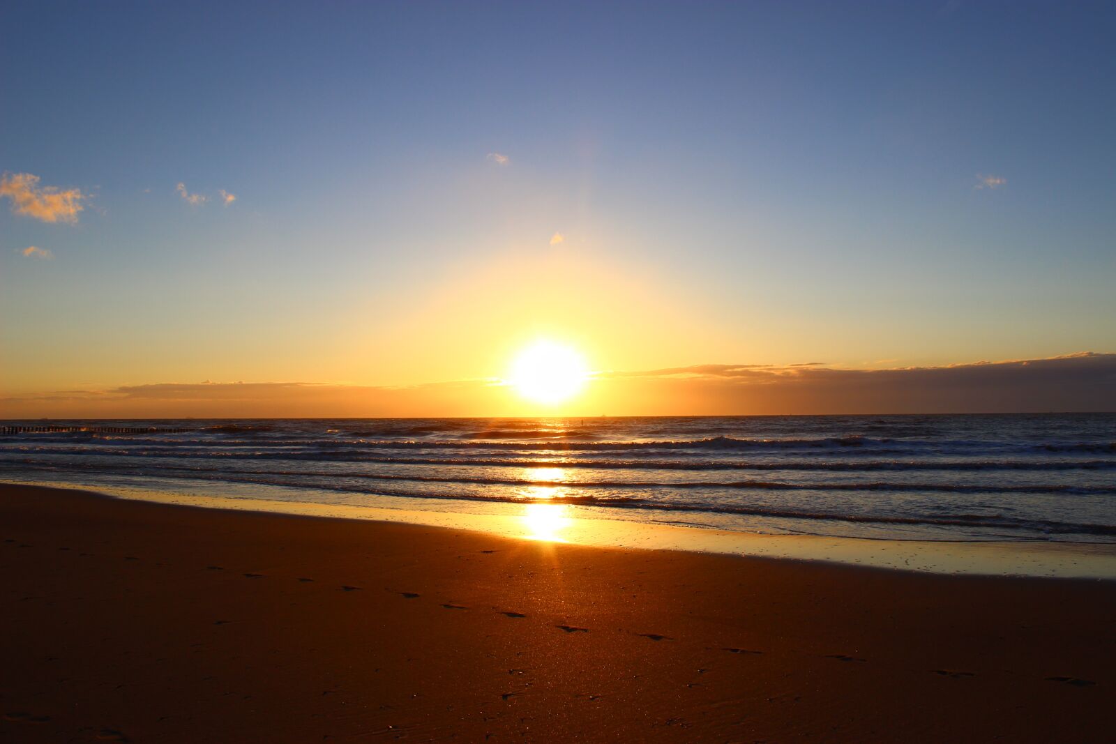 Canon EOS 600D (Rebel EOS T3i / EOS Kiss X5) sample photo. Cadzand-bad, netherlands, holland photography
