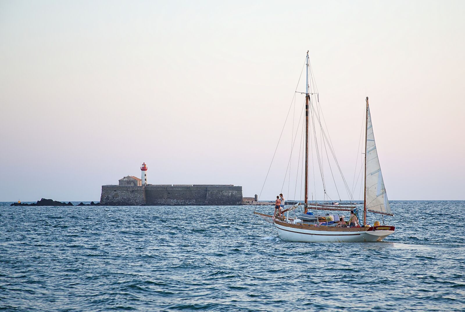 Canon EOS 5D Mark III sample photo. Lighthouse, sailboat, sea photography