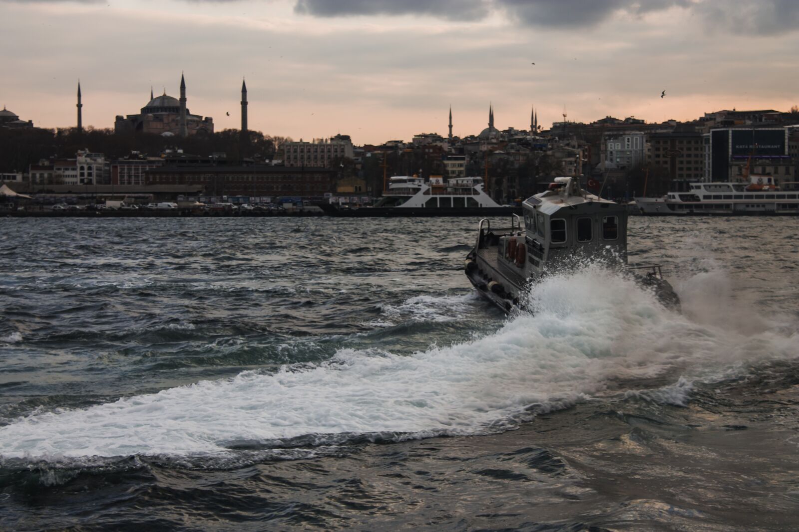 Canon EOS 1100D (EOS Rebel T3 / EOS Kiss X50) sample photo. Eminönü, marine, istanbul photography
