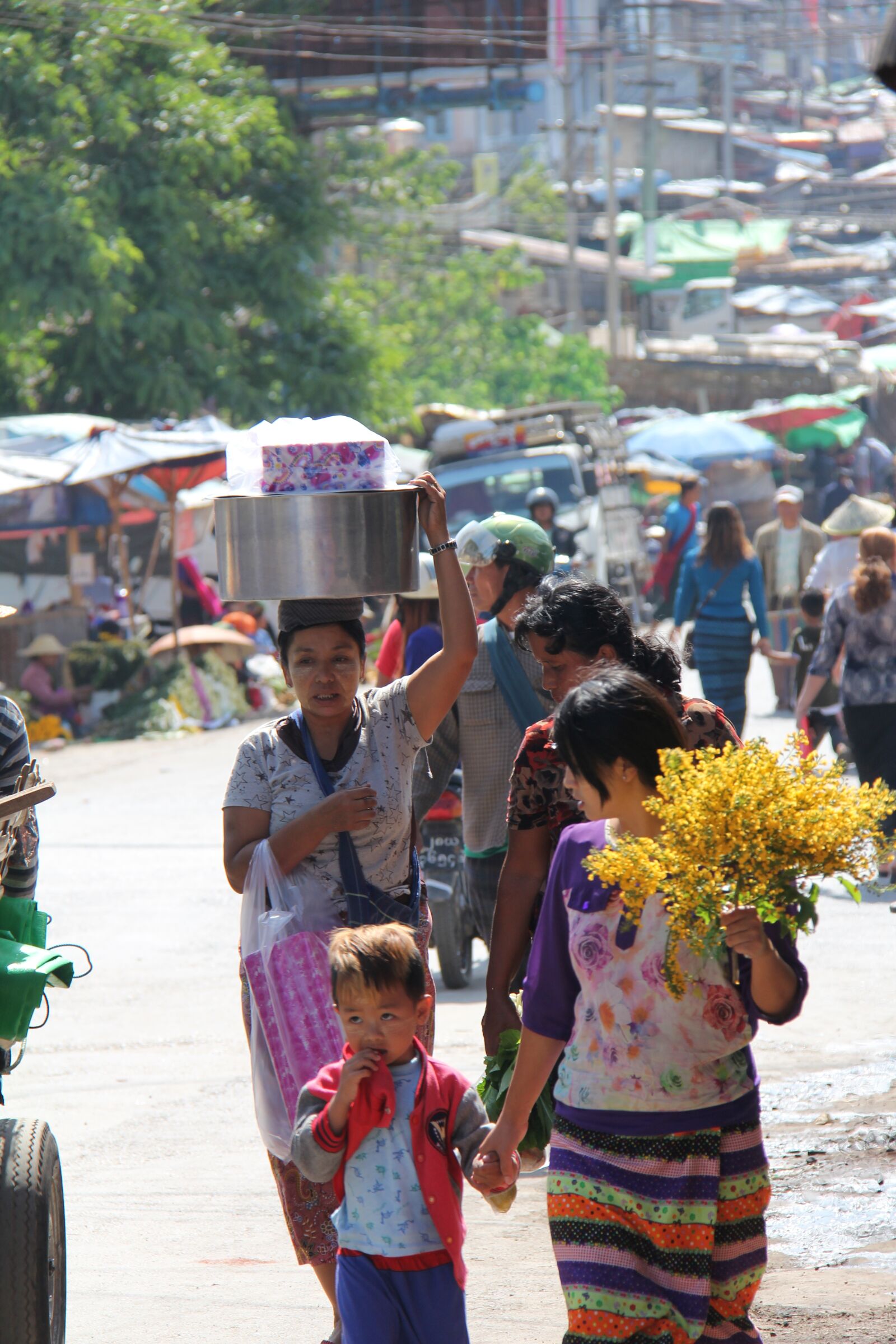 Canon EOS 60D sample photo. Market, taungyi, myanmar photography