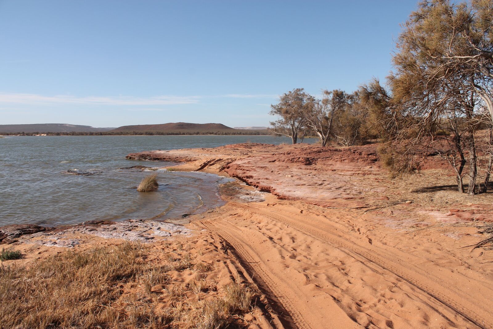 Canon EOS 1100D (EOS Rebel T3 / EOS Kiss X50) sample photo. Ford, 4wd, sand photography
