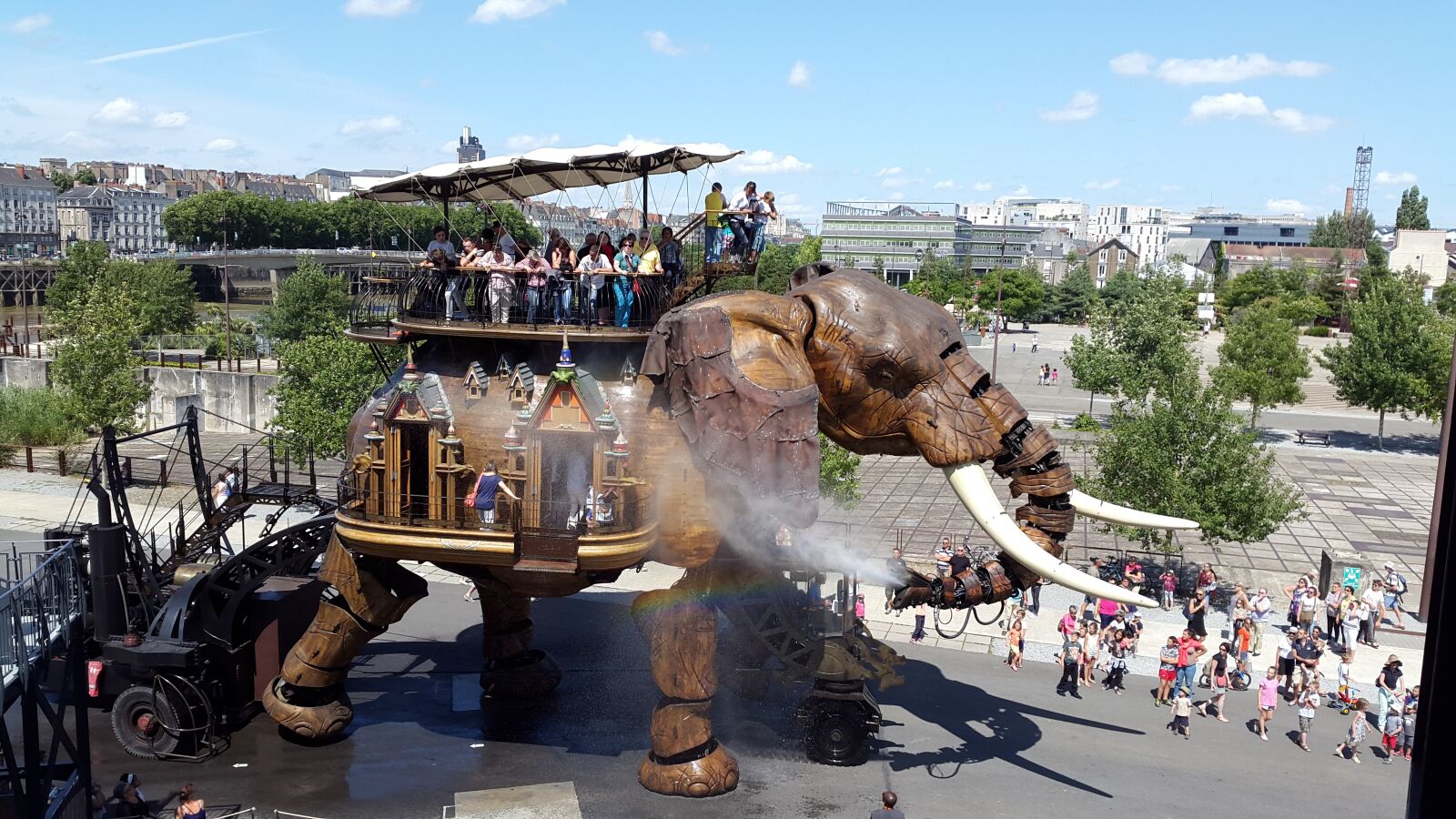 Samsung Galaxy Alpha sample photo. Nantes, elephant, machine photography