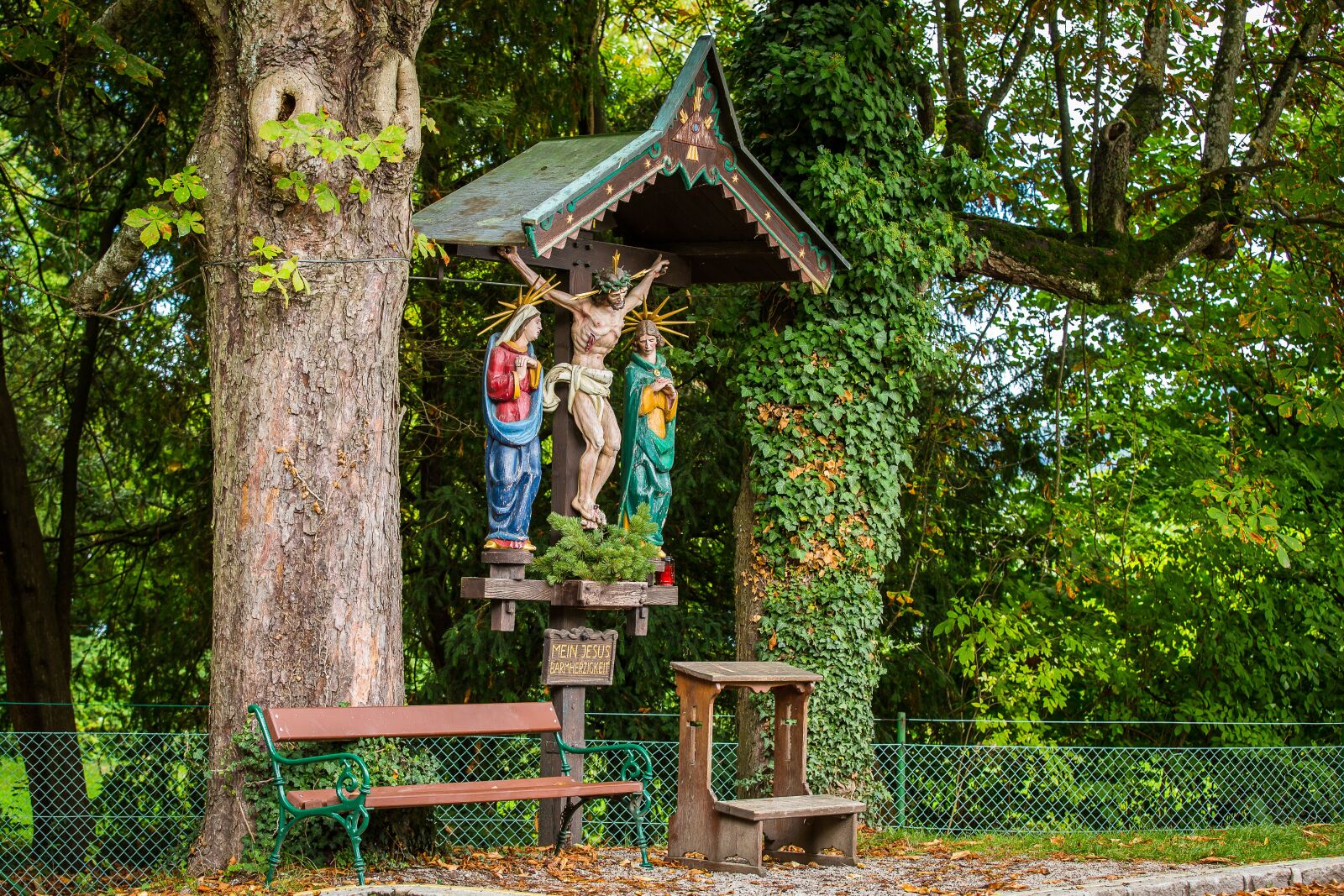 Canon EOS 5D Mark III sample photo. Cross, crucifixion, christianity photography