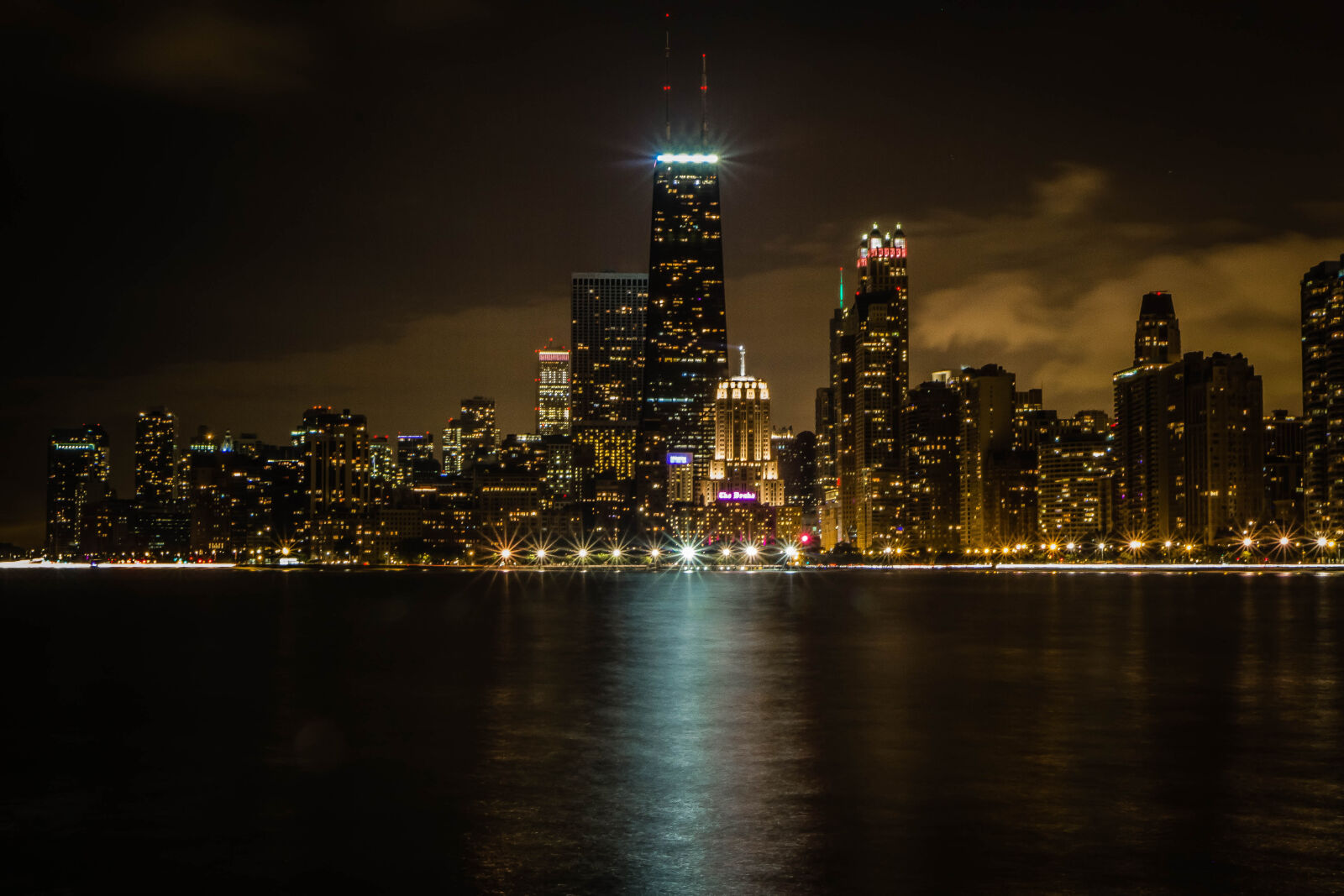 Canon EF-S 17-55mm F2.8 IS USM sample photo. Chicago, city, city, lights photography