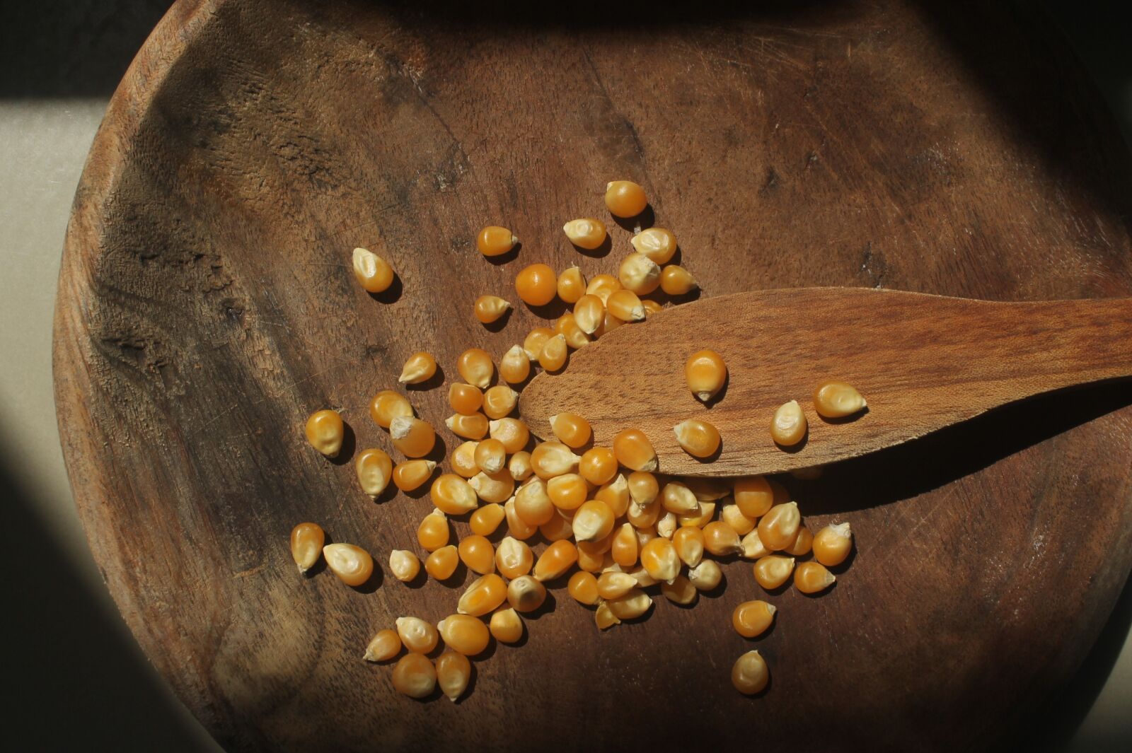 Canon EOS 1100D (EOS Rebel T3 / EOS Kiss X50) sample photo. Corn, wooden bowl corn photography