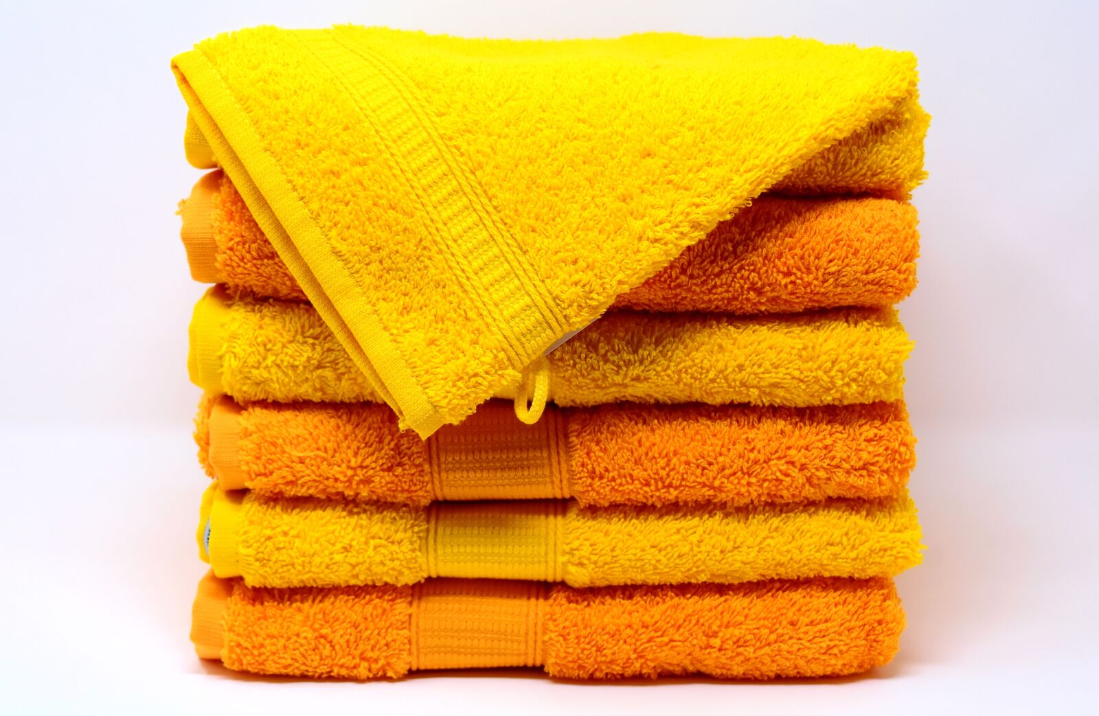 Nikon D7200 sample photo. Towels, washcloth, yellow photography