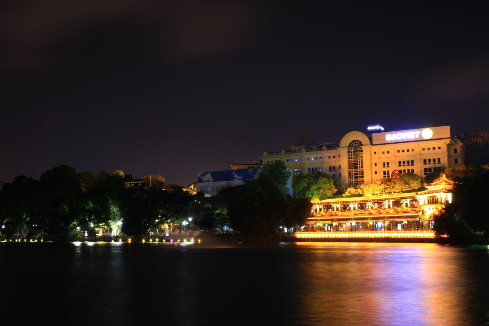 Canon EOS 5D Mark II sample photo. Hoguom, hanoi, vietnam photography