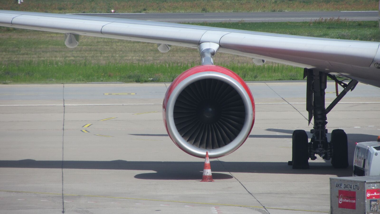 Canon PowerShot SX220 HS sample photo. Engine, turbine, jet engine photography