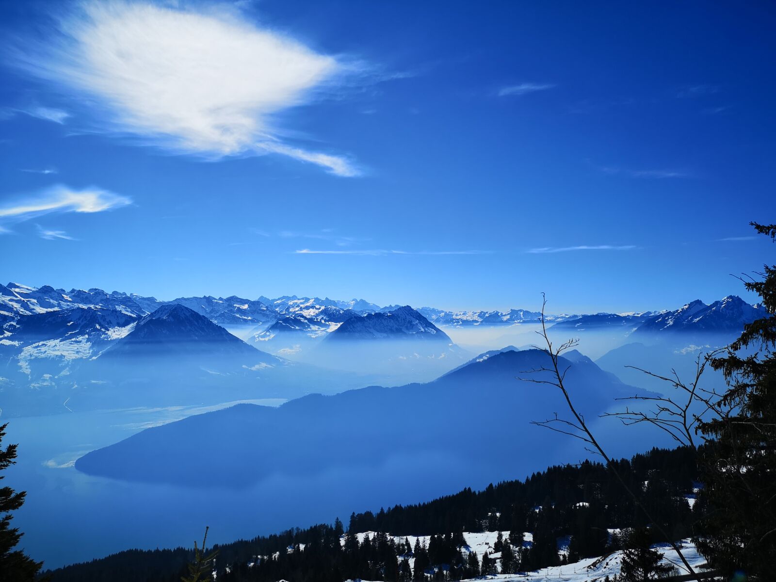 HUAWEI CLT-L29 sample photo. Mountains, distant view, lake photography