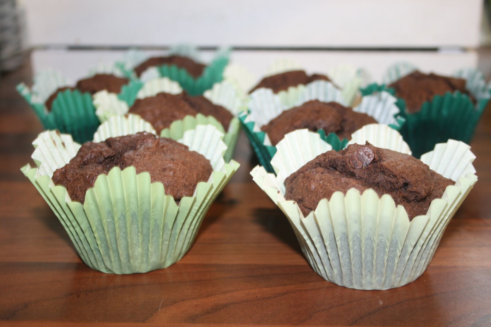 Canon EOS 400D (EOS Digital Rebel XTi / EOS Kiss Digital X) sample photo. Muffins, chocolate, home baking photography