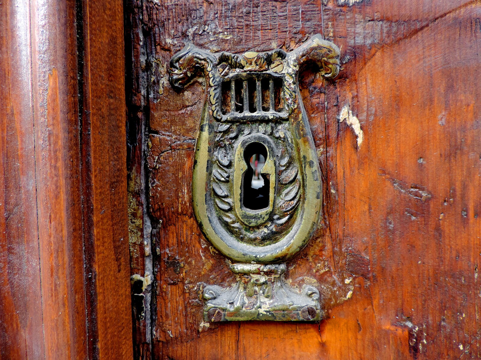 Nikon Coolpix P520 sample photo. Baroque, brass, detail, handmade photography