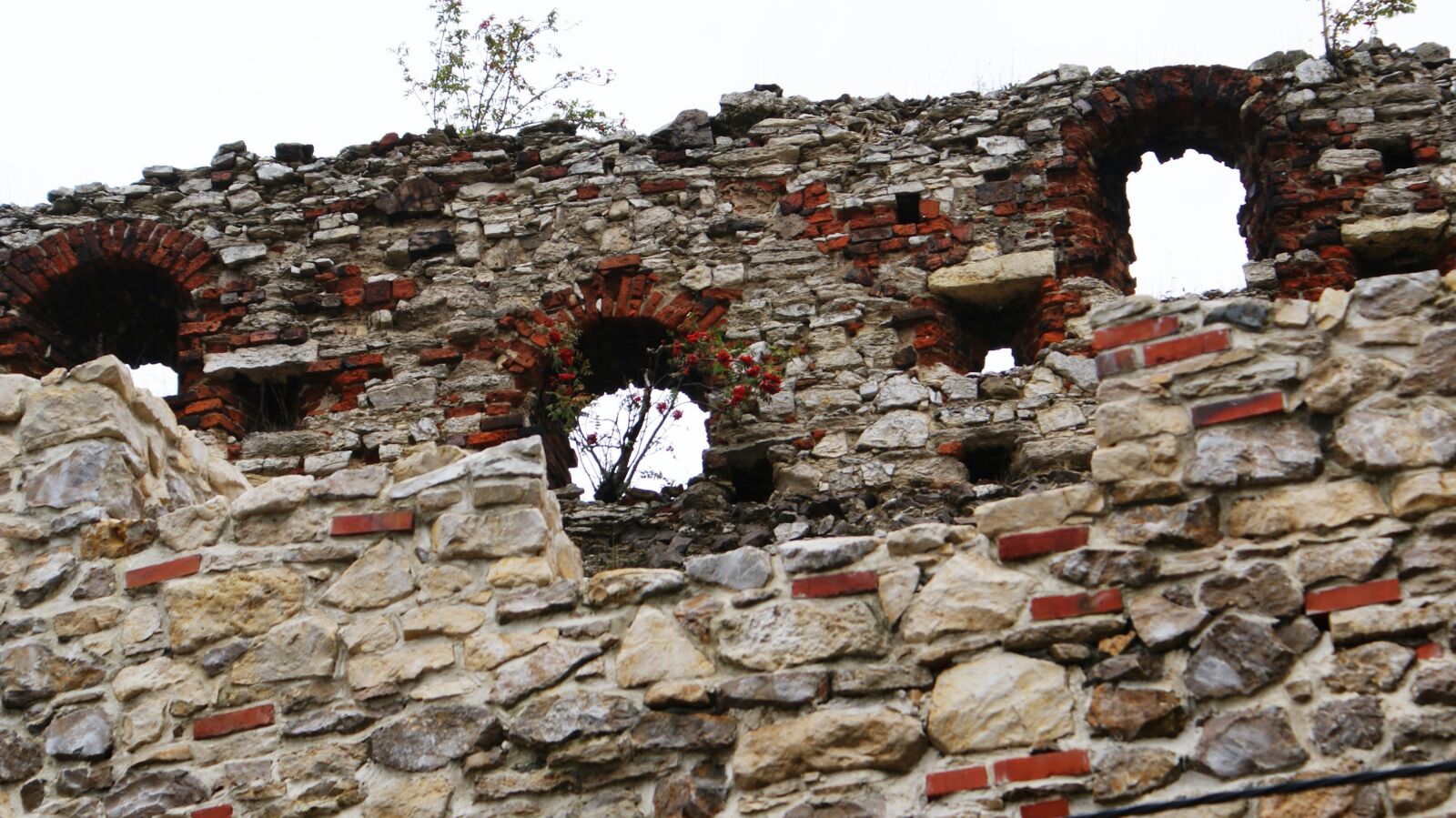 Sony Alpha DSLR-A200 sample photo. The ruins of the photography