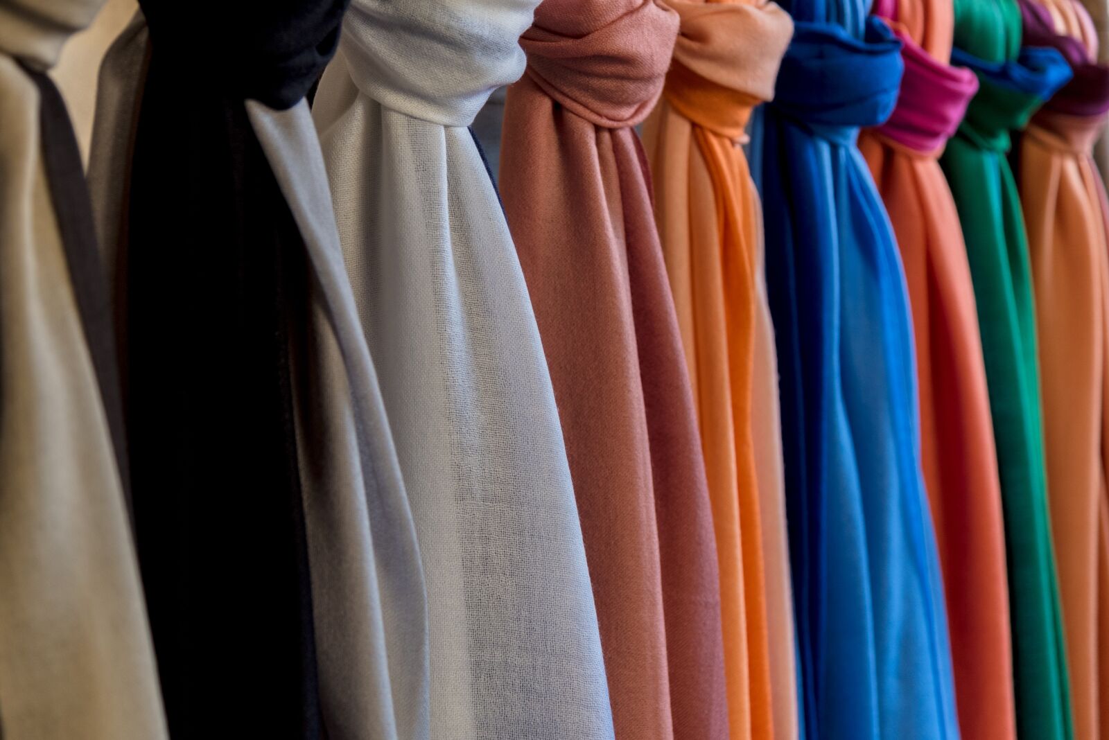 Nikon D750 sample photo. Clothing, fashion, scarf photography