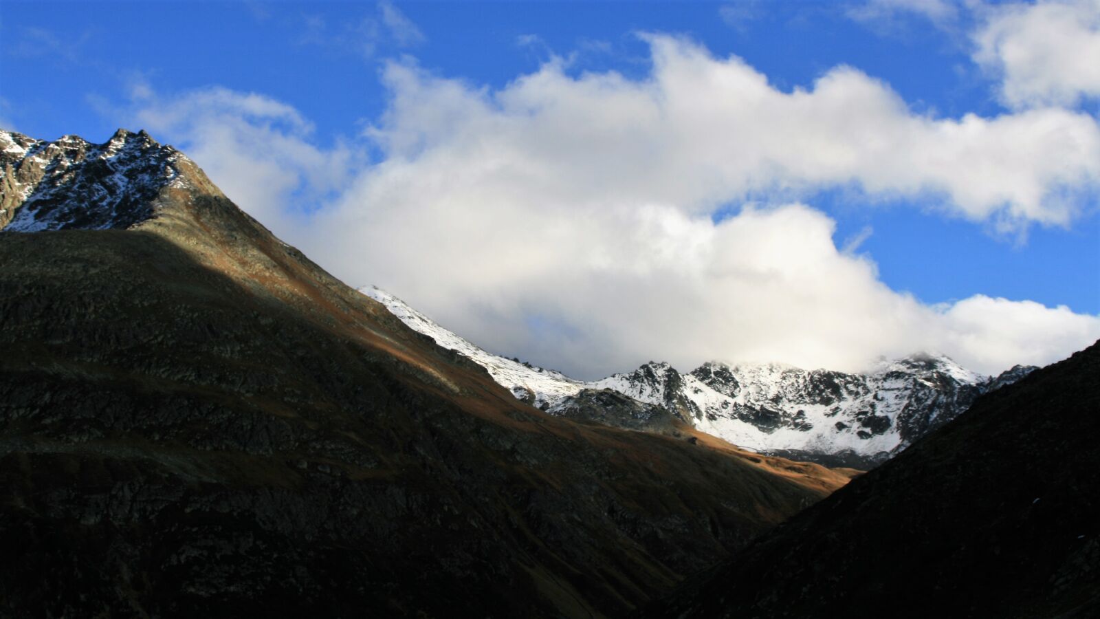 Canon EOS 400D (EOS Digital Rebel XTi / EOS Kiss Digital X) sample photo. Mountains, rocky, the snow-capped photography