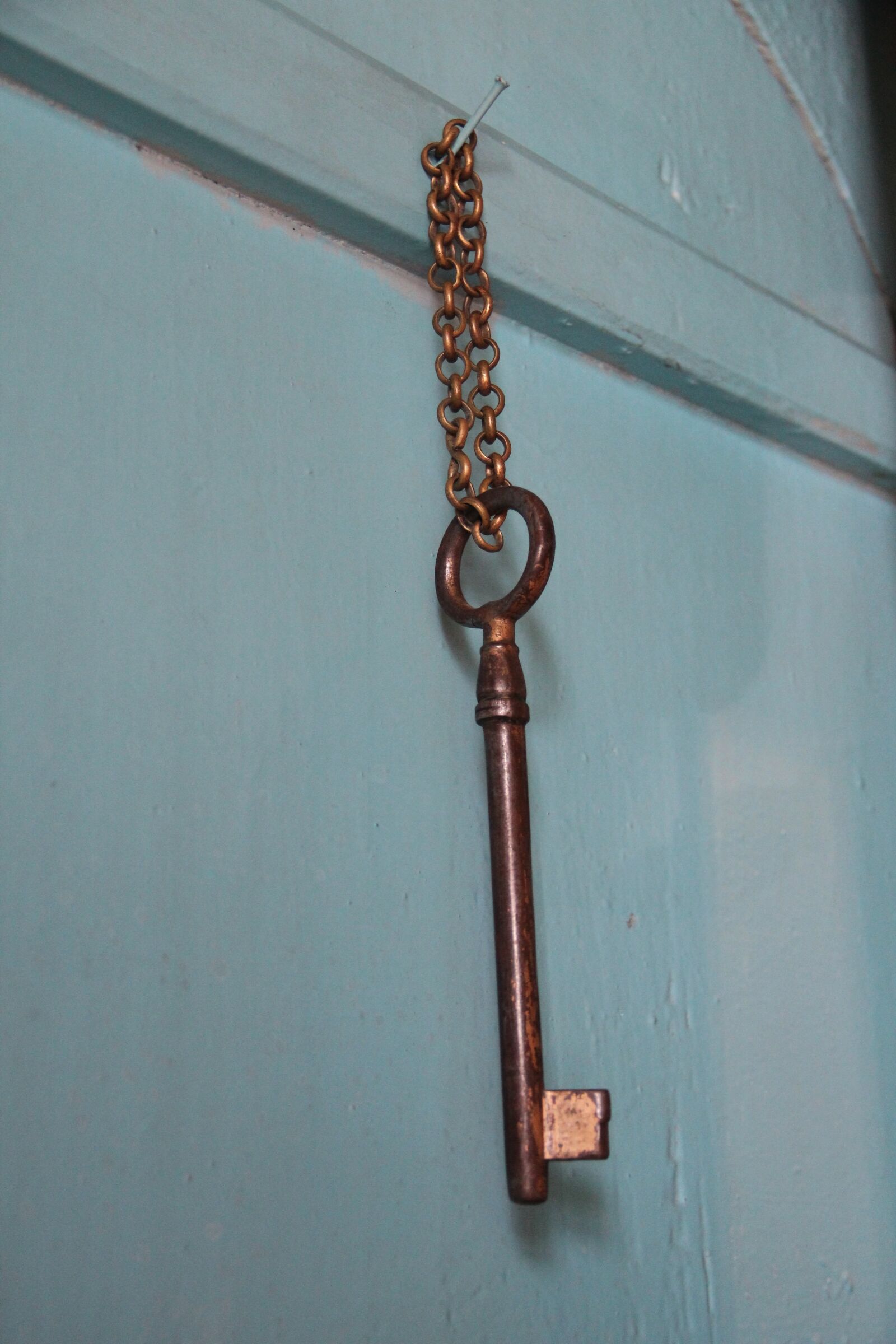 Canon EOS 600D (Rebel EOS T3i / EOS Kiss X5) sample photo. Key, the key on photography