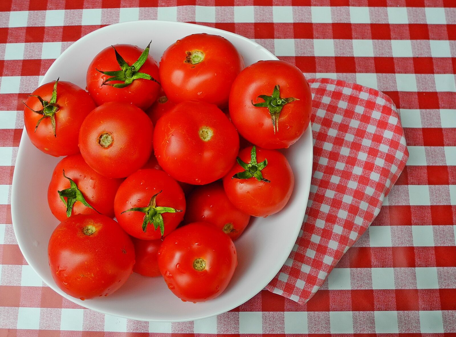 Nikon Coolpix P7000 sample photo. Tomatoes, vegetables, food photography