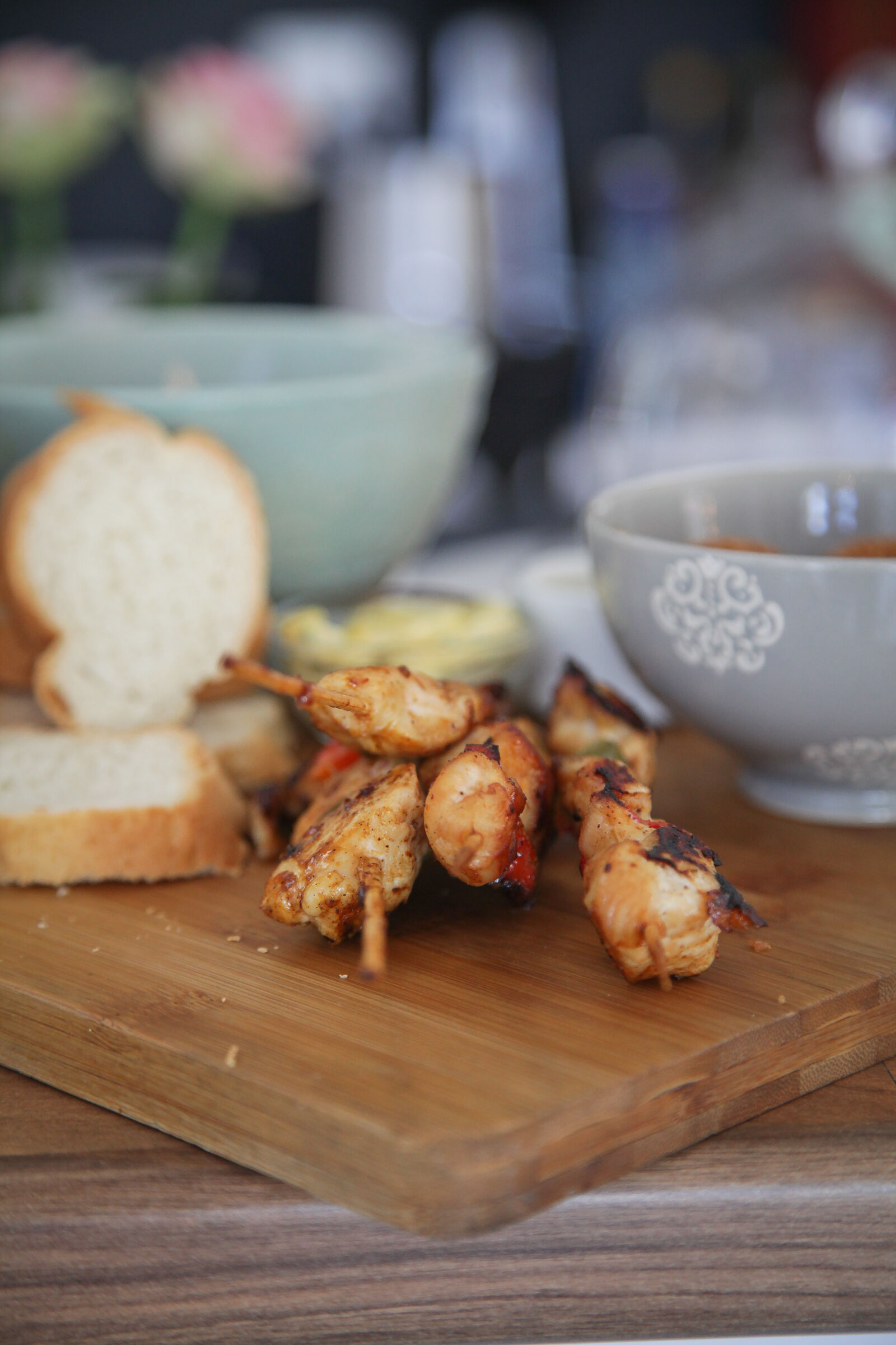 Canon EOS 5D Mark II sample photo. Party, chicken, catering, entertainment photography