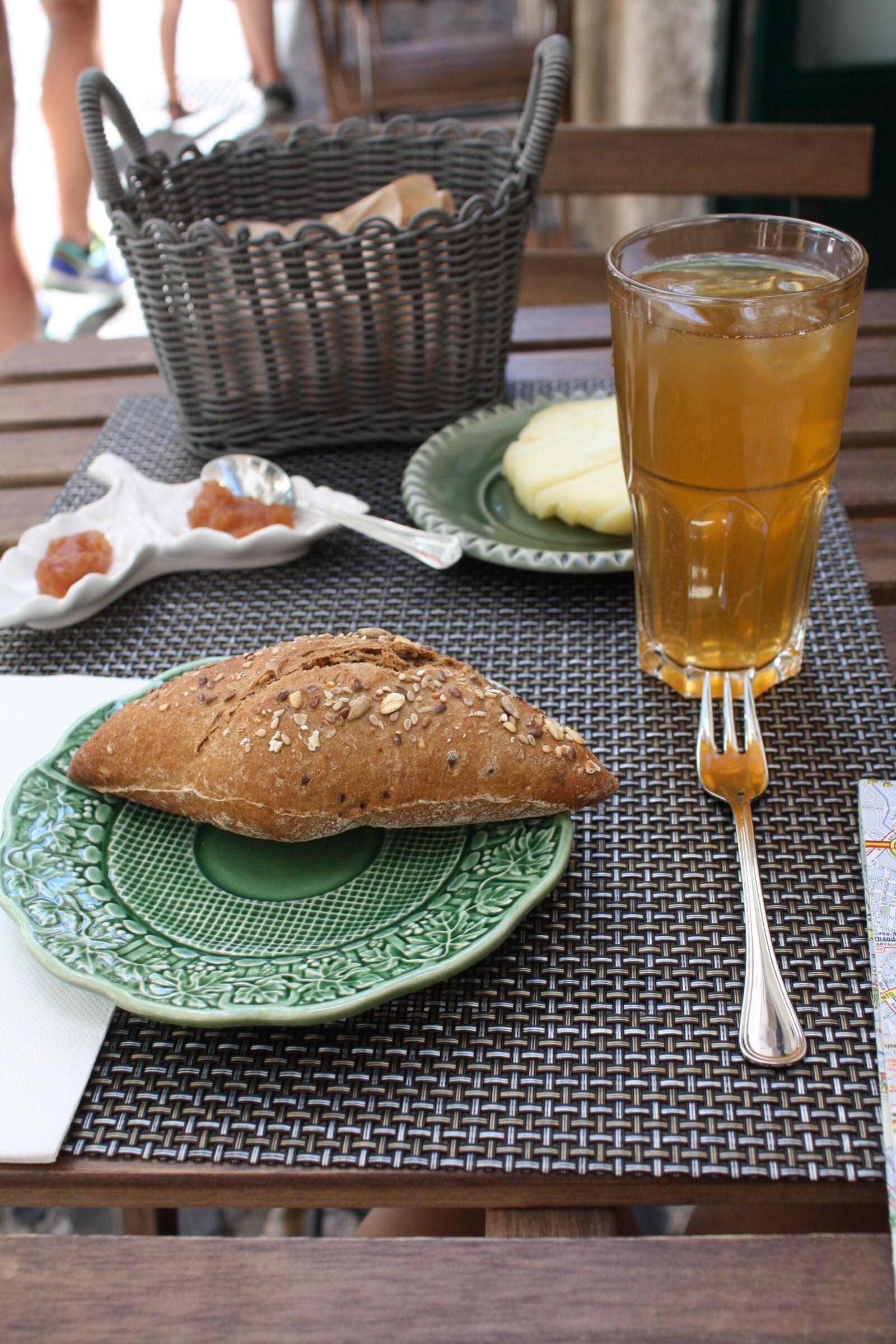 Canon EOS 450D (EOS Rebel XSi / EOS Kiss X2) sample photo. Food, breakfast, bread photography