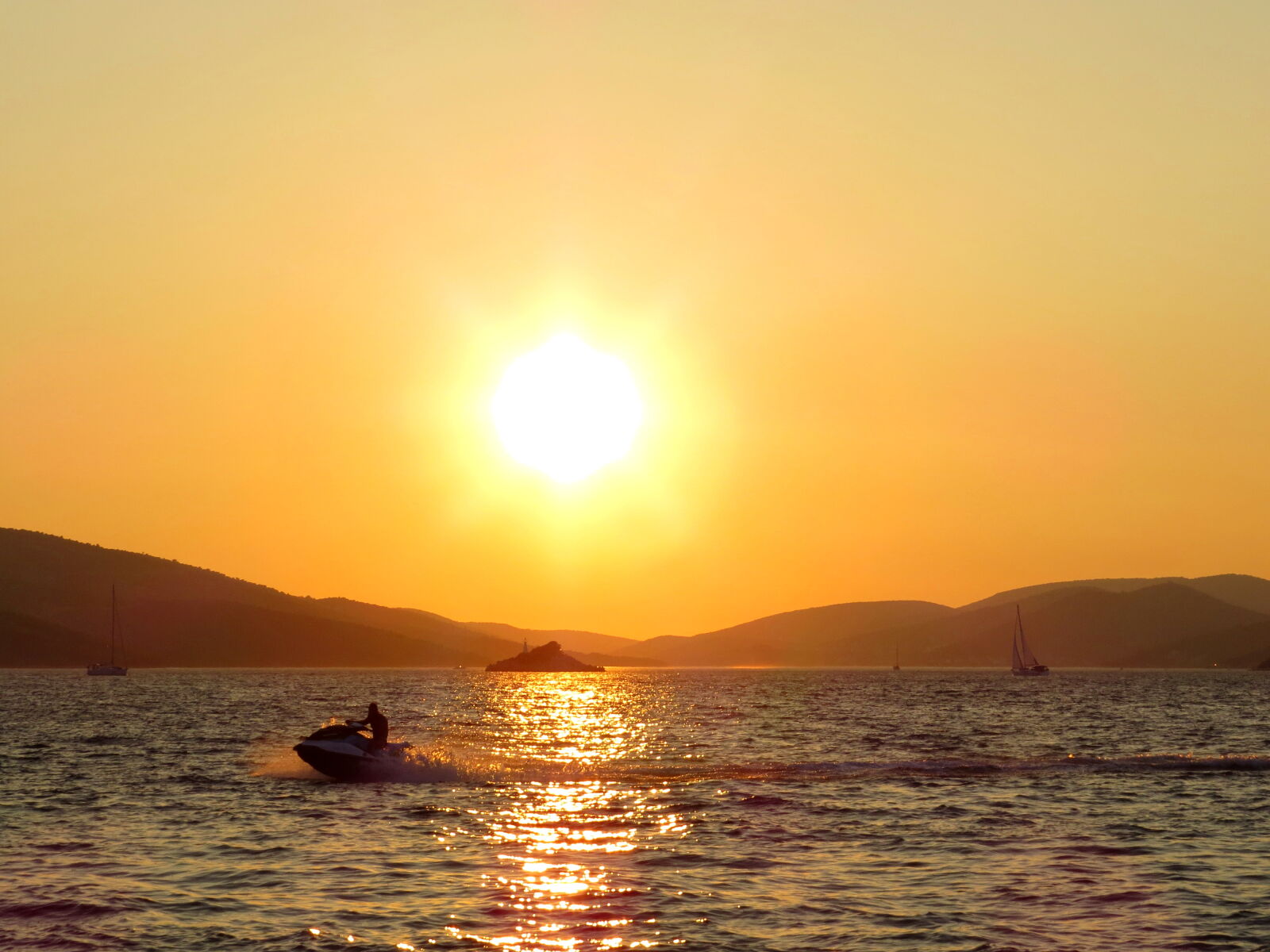 Canon PowerShot SX50 HS sample photo. Boats, croatia, island, jetski photography