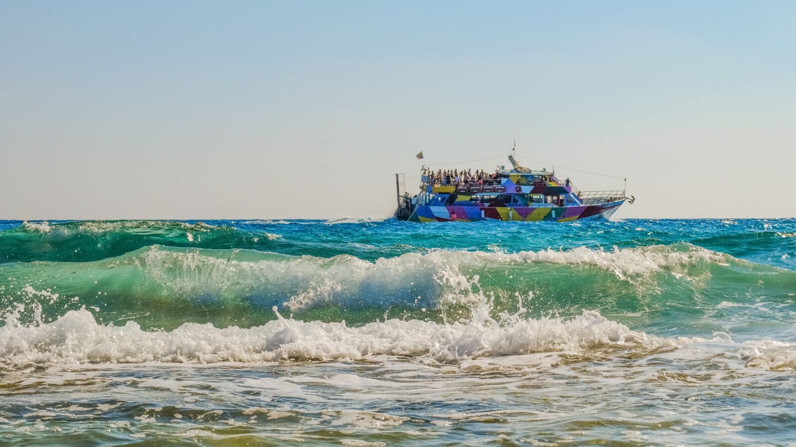 Nikon D3300 sample photo. Wave, sea, spray photography