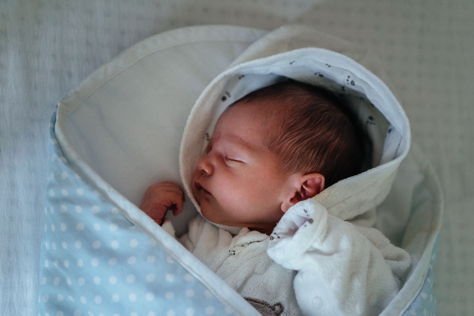 Sony Sonnar T* FE 55mm F1.8 ZA sample photo. Newborn, baby, toddler photography
