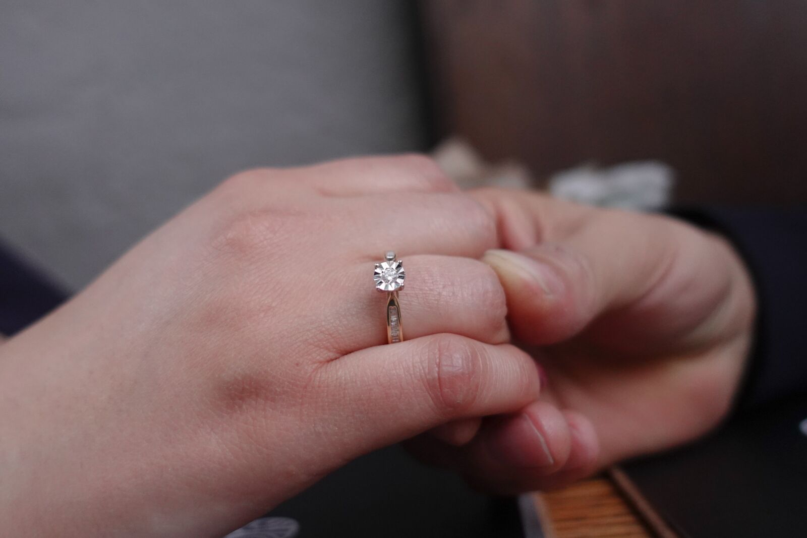 Sony DSC-RX100M5A sample photo. Engagement ring, boyfriends, proposal photography