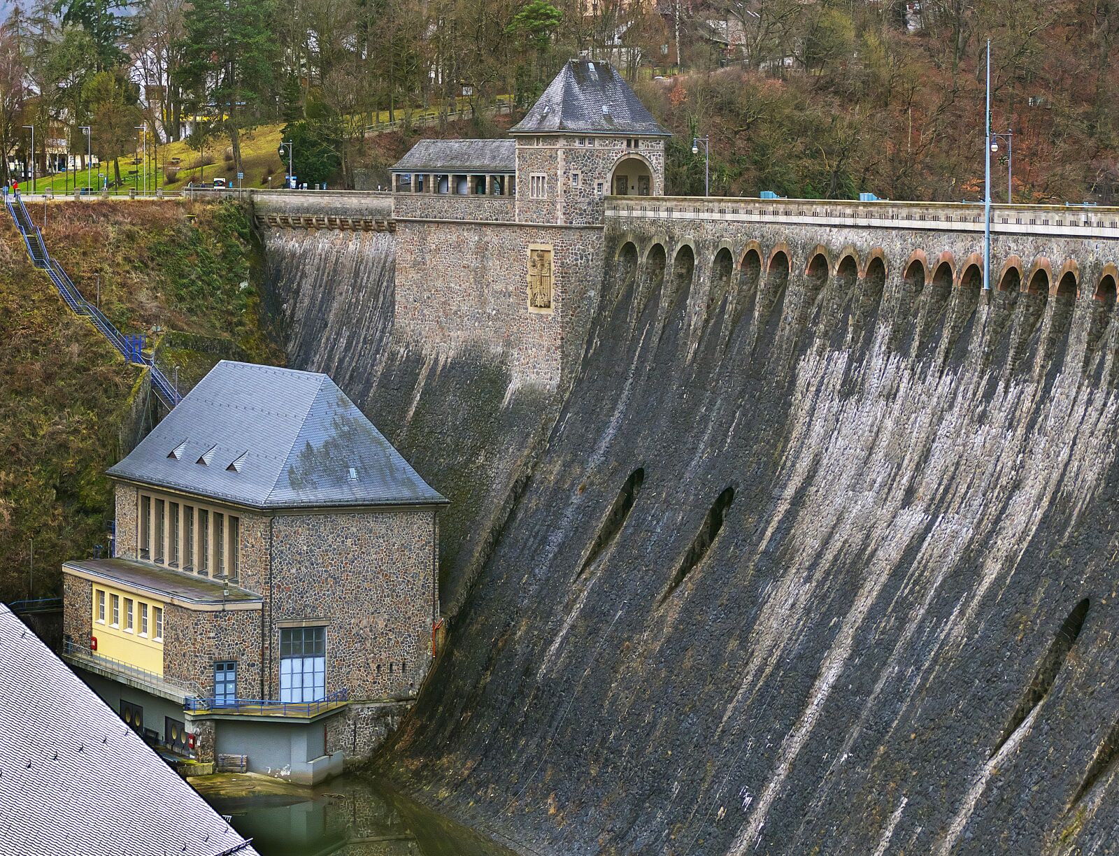 Panasonic Lumix DMC-FZ1000 sample photo. Eder dam, dam, gate photography