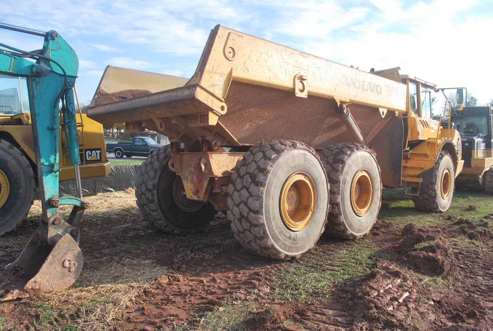 Nikon D60 sample photo. Truck, equipment, construction photography