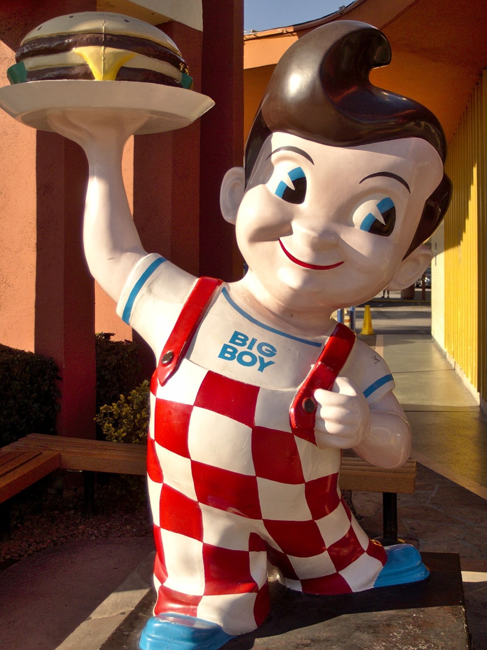 Olympus XZ-1 sample photo. Burbank, california, bob's big photography