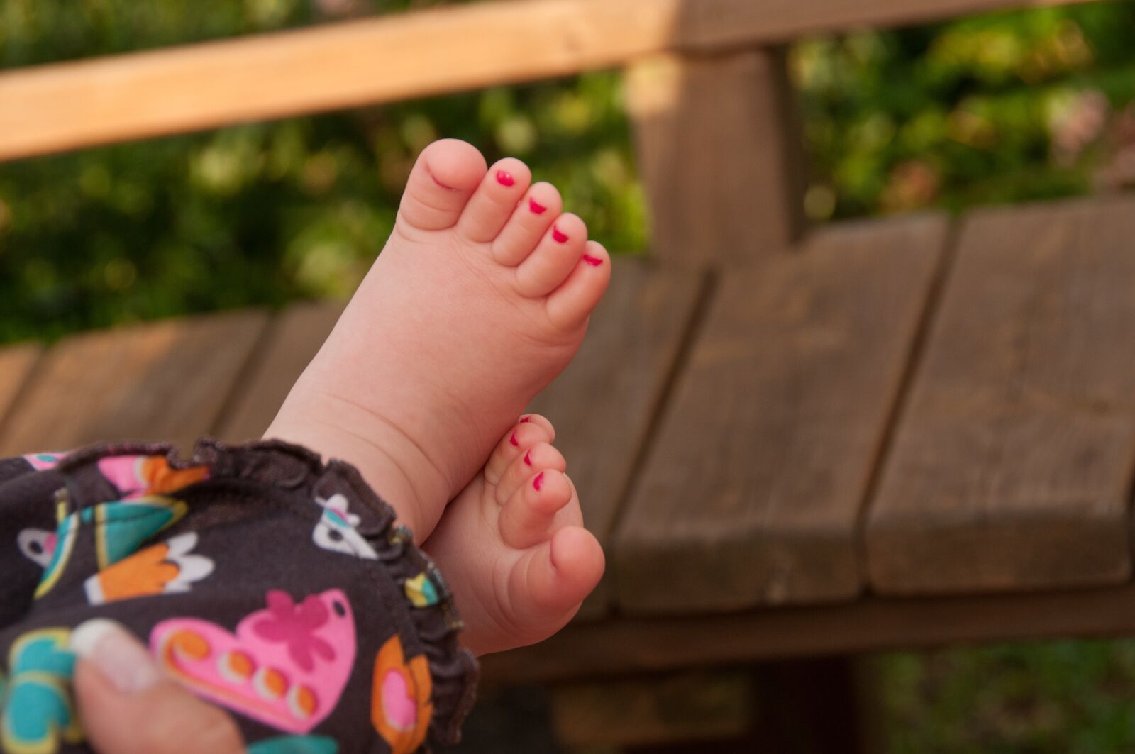 Nikon D300 sample photo. Toes, polish, cute photography