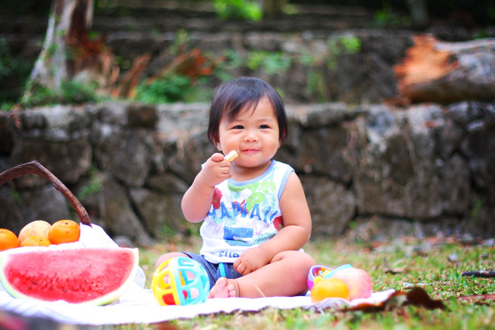 Canon EOS 40D sample photo. Picnic, baby, eating photography