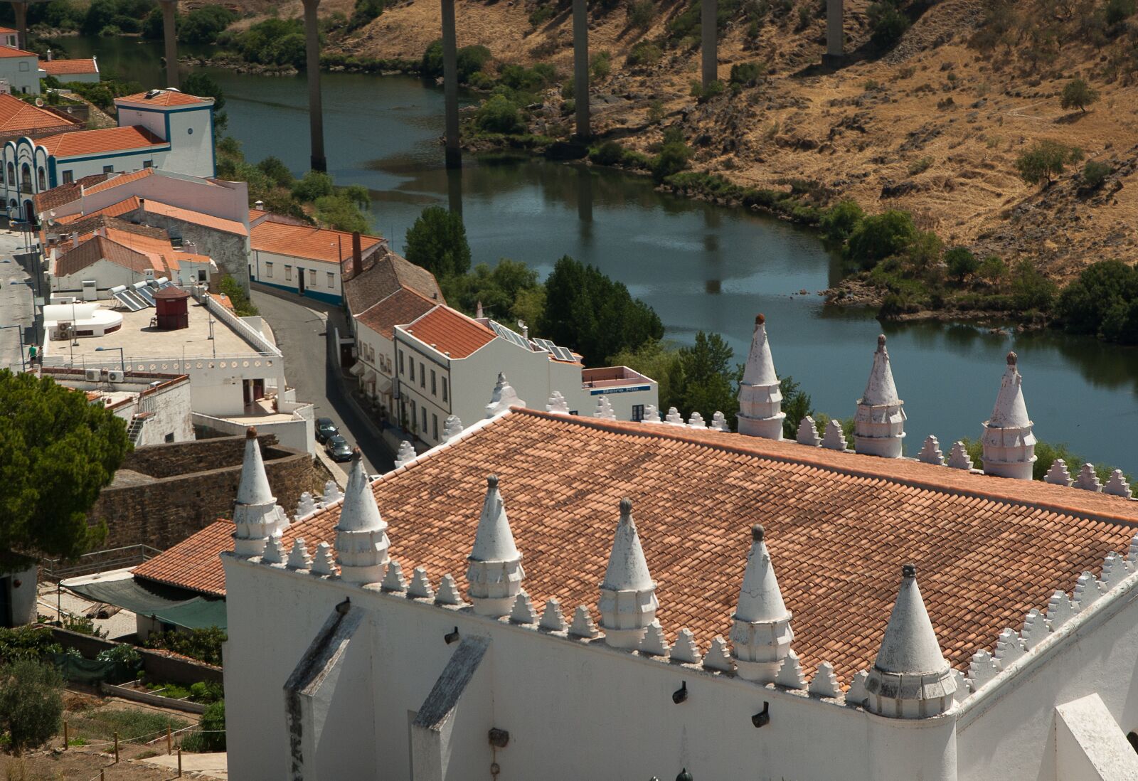 Pentax K10D sample photo. Portugal, village, church photography