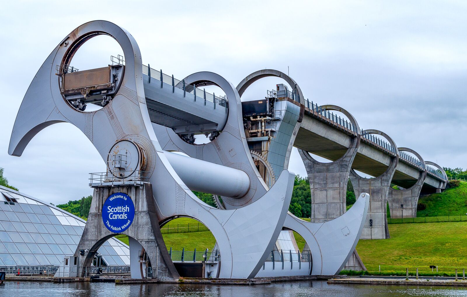 Pentax K-50 sample photo. Falkirk wheel, boat lift photography