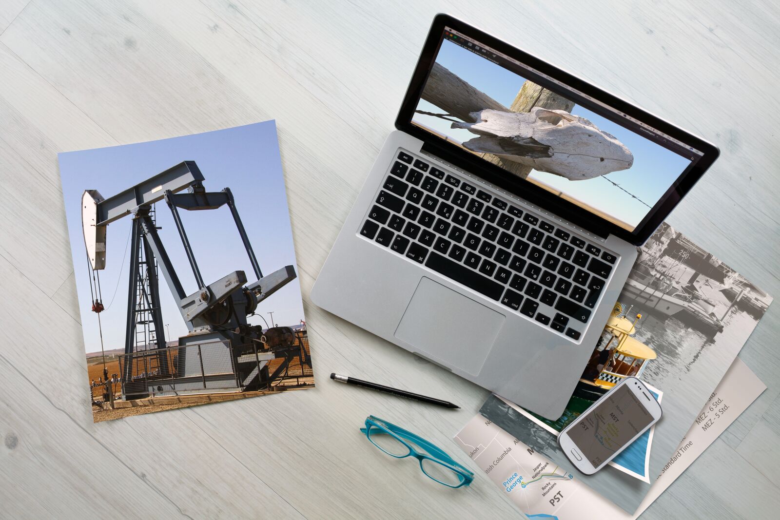 Canon EOS 5D Mark II sample photo. Communication, workplace, macbook photography