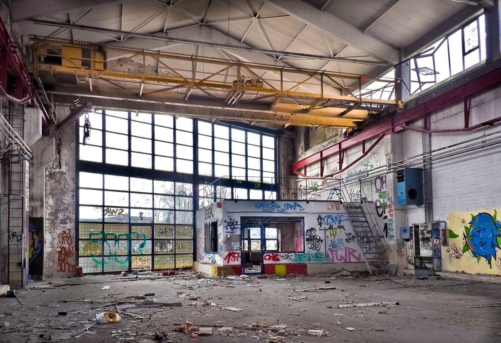 Olympus OM-D E-M10 sample photo. Lost places, rooms, abandoned photography