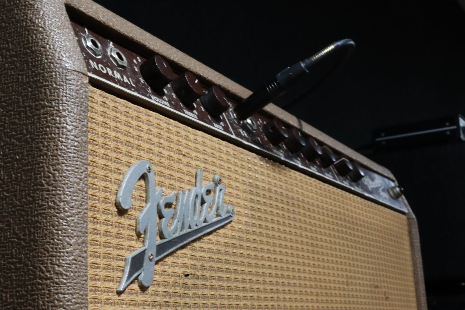 Canon EOS M50 (EOS Kiss M) sample photo. Fender vibroverb, vintage amp photography