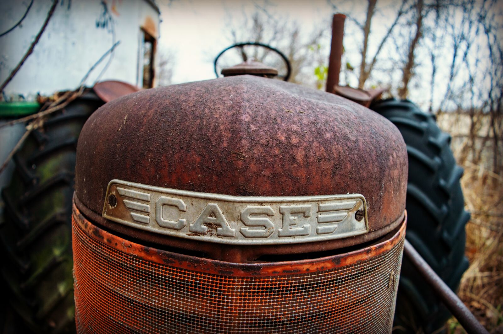 Nikon D3200 sample photo. Tractor, abandoned, rusted photography