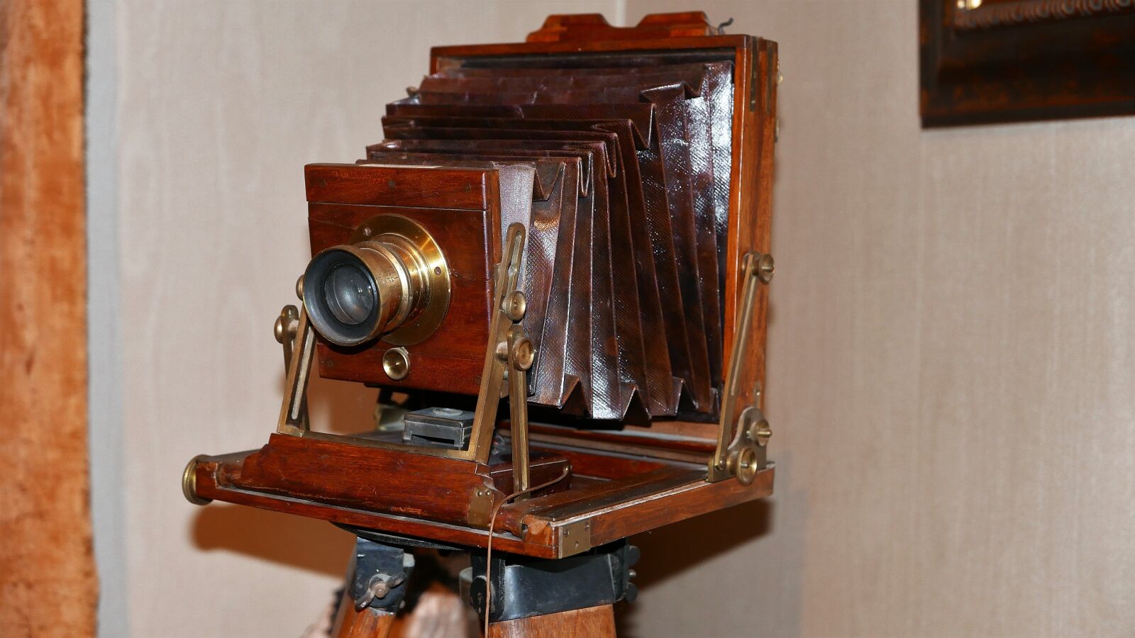 Panasonic Lumix DMC-LX100 sample photo. Photo camera, historical, antique photography